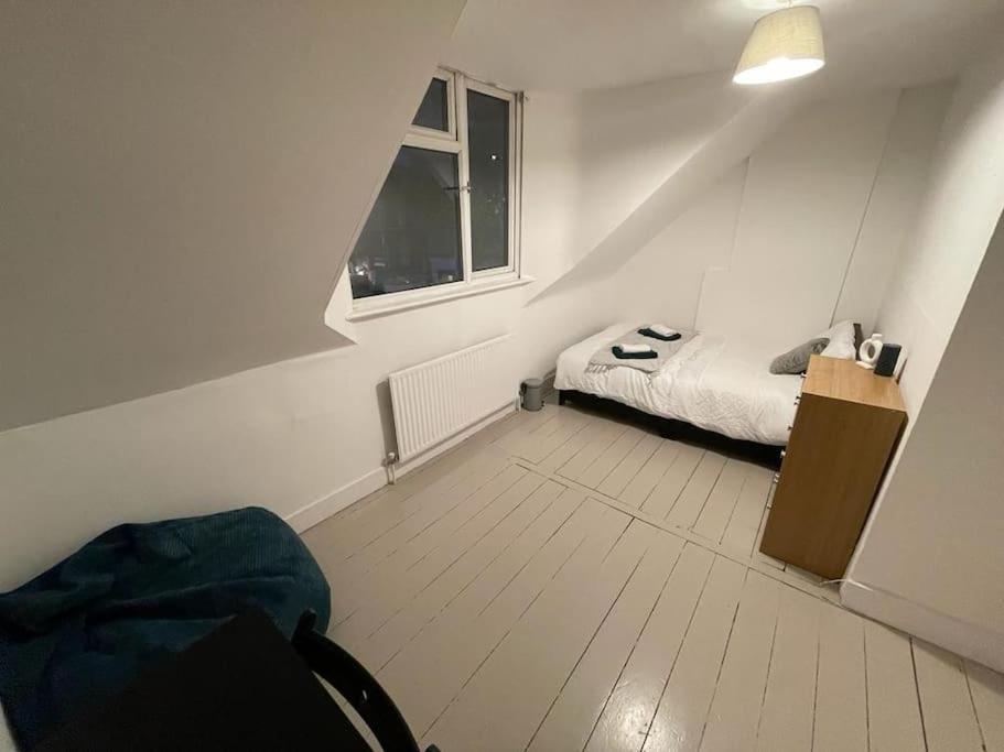 Stunning 2 Bedroom On Tower Bridge London Exterior photo